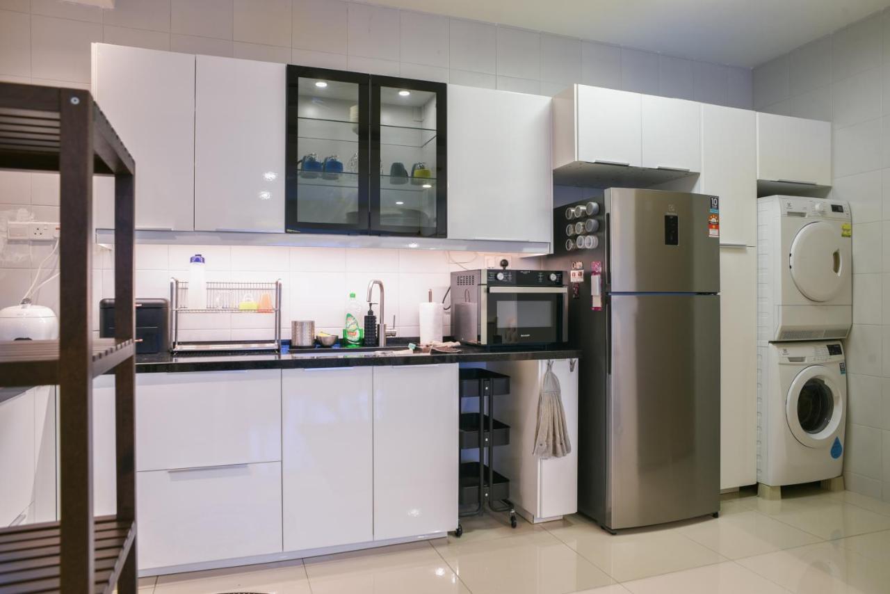Damen Subang By Widebed Subang Jaya Exterior foto