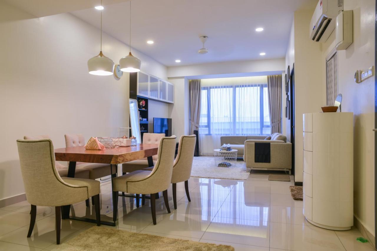 Damen Subang By Widebed Subang Jaya Exterior foto
